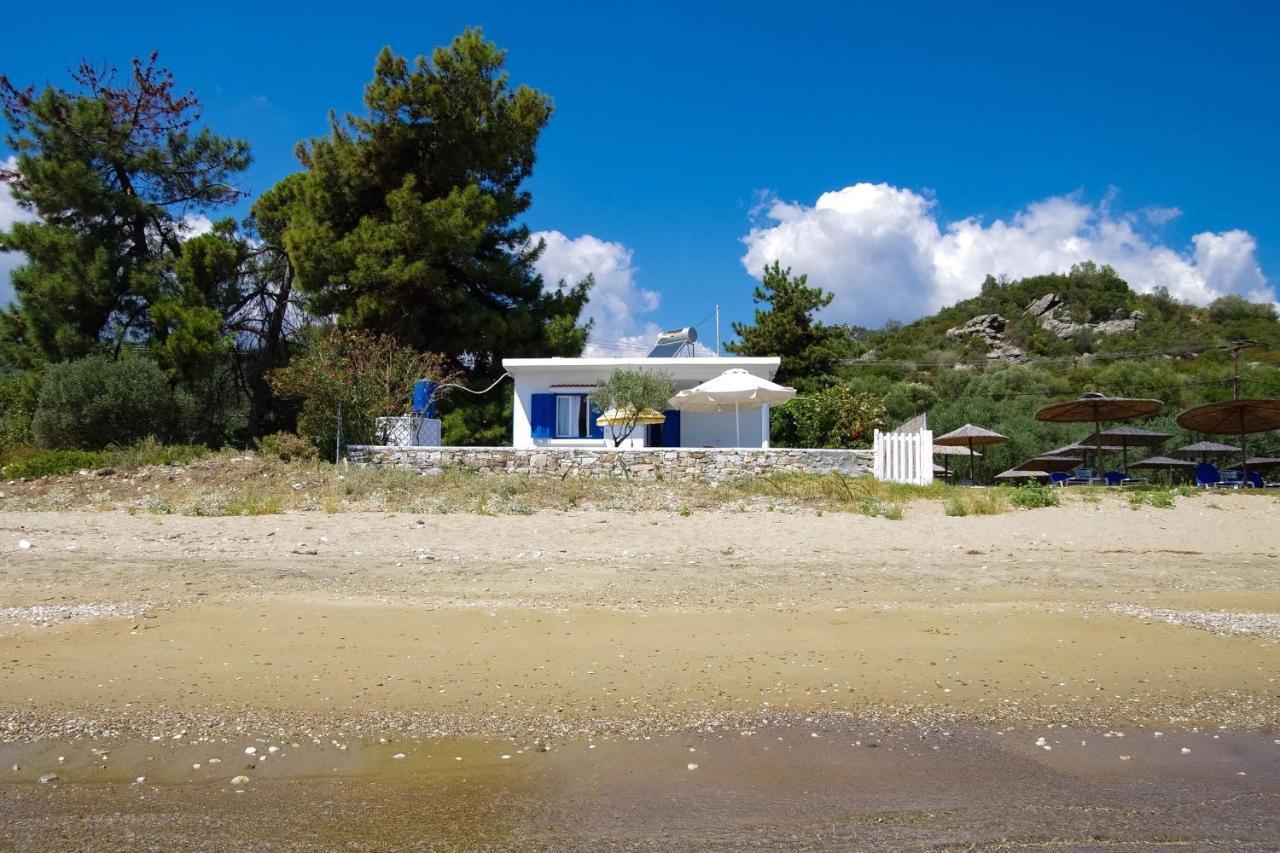 House Kokkalas On The Beach Pyrgadikia Esterno foto