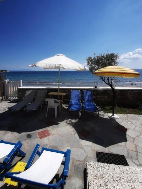 House Kokkalas On The Beach Pyrgadikia Esterno foto