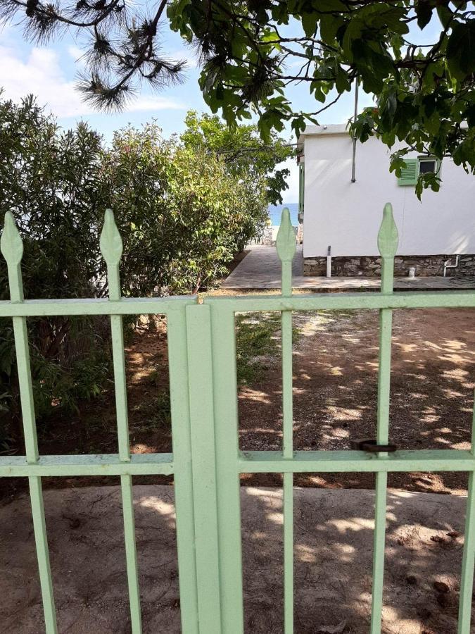 House Kokkalas On The Beach Pyrgadikia Esterno foto