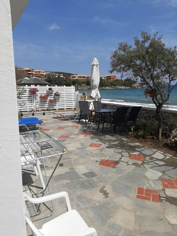 House Kokkalas On The Beach Pyrgadikia Esterno foto